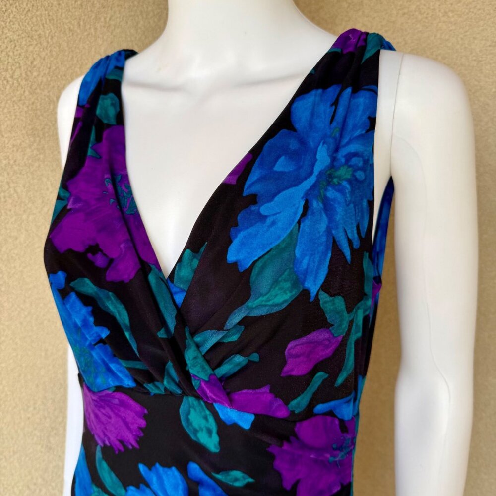 Quiet Luxury Electric Floral 90s Bodycon Dress - Picture 5 of 10